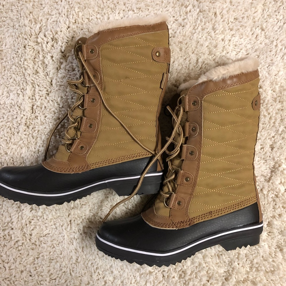 New JBU Lorna Tall Tan and Brown Lace up Snow Boots
